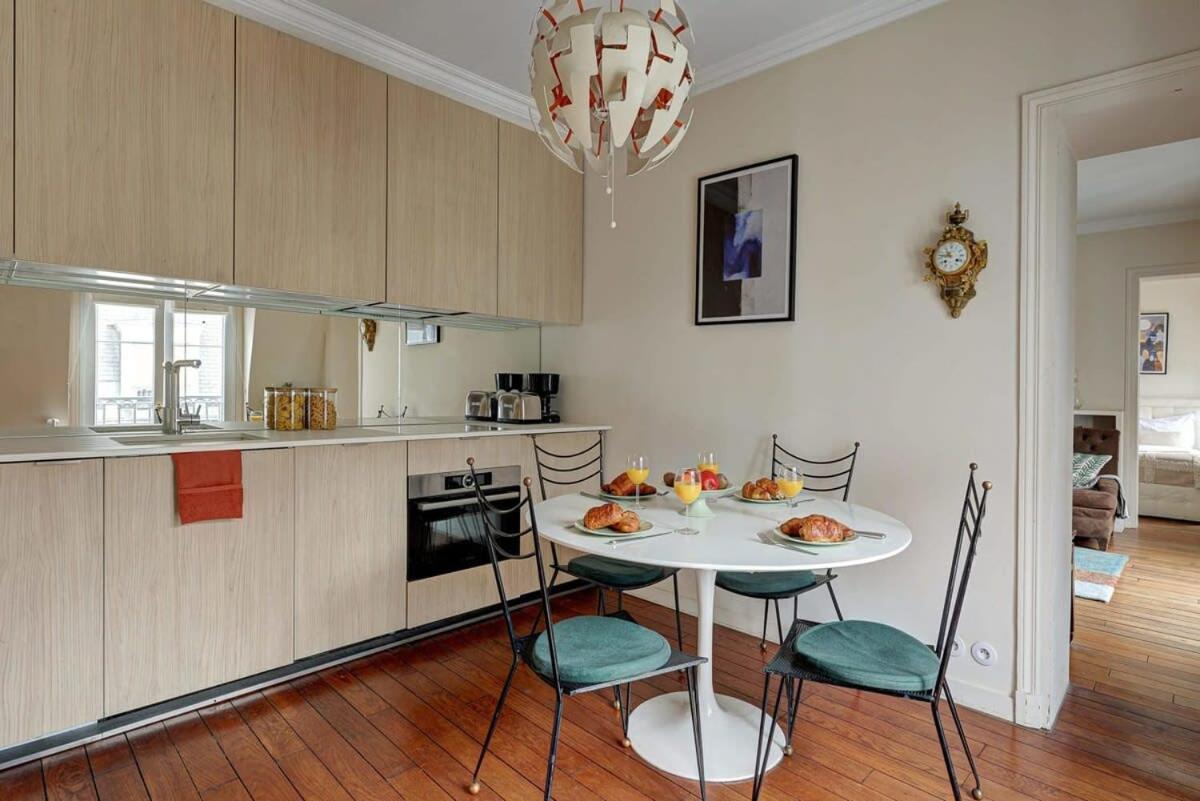 St Germain & Odeon - Cityapartmentstay Paris Bagian luar foto