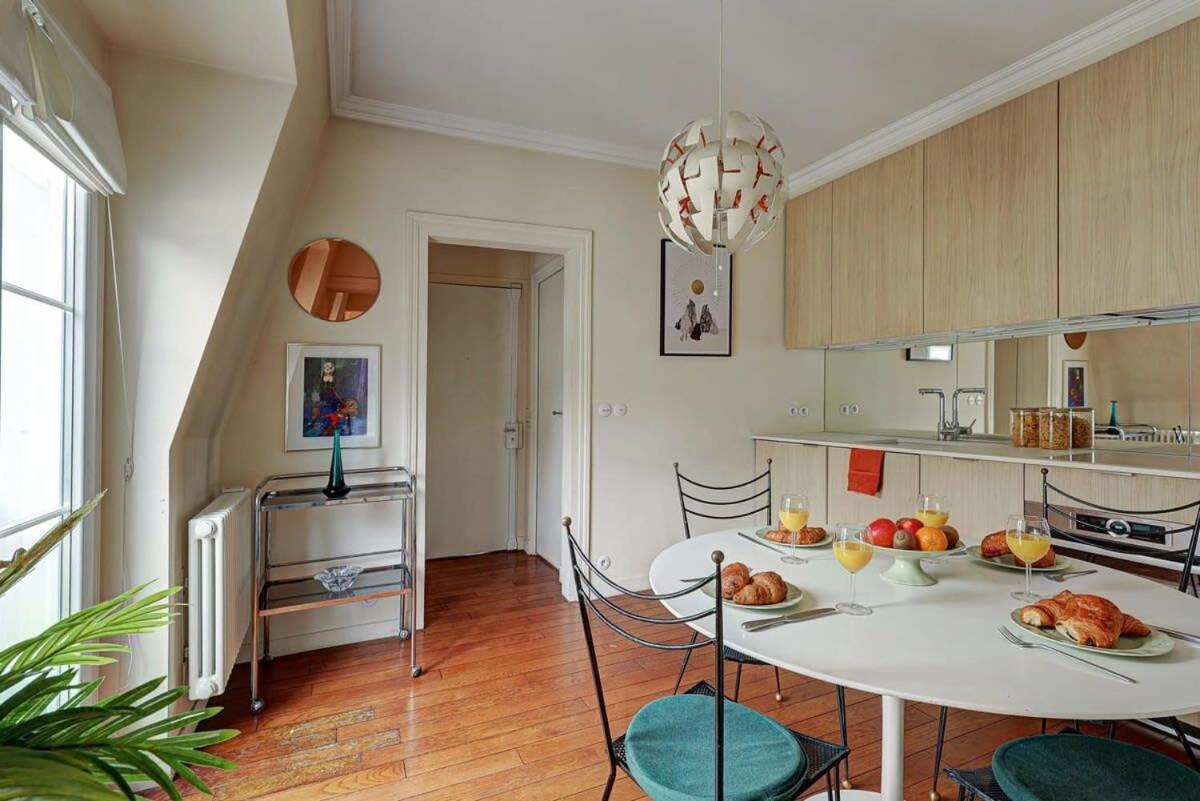 St Germain & Odeon - Cityapartmentstay Paris Bagian luar foto