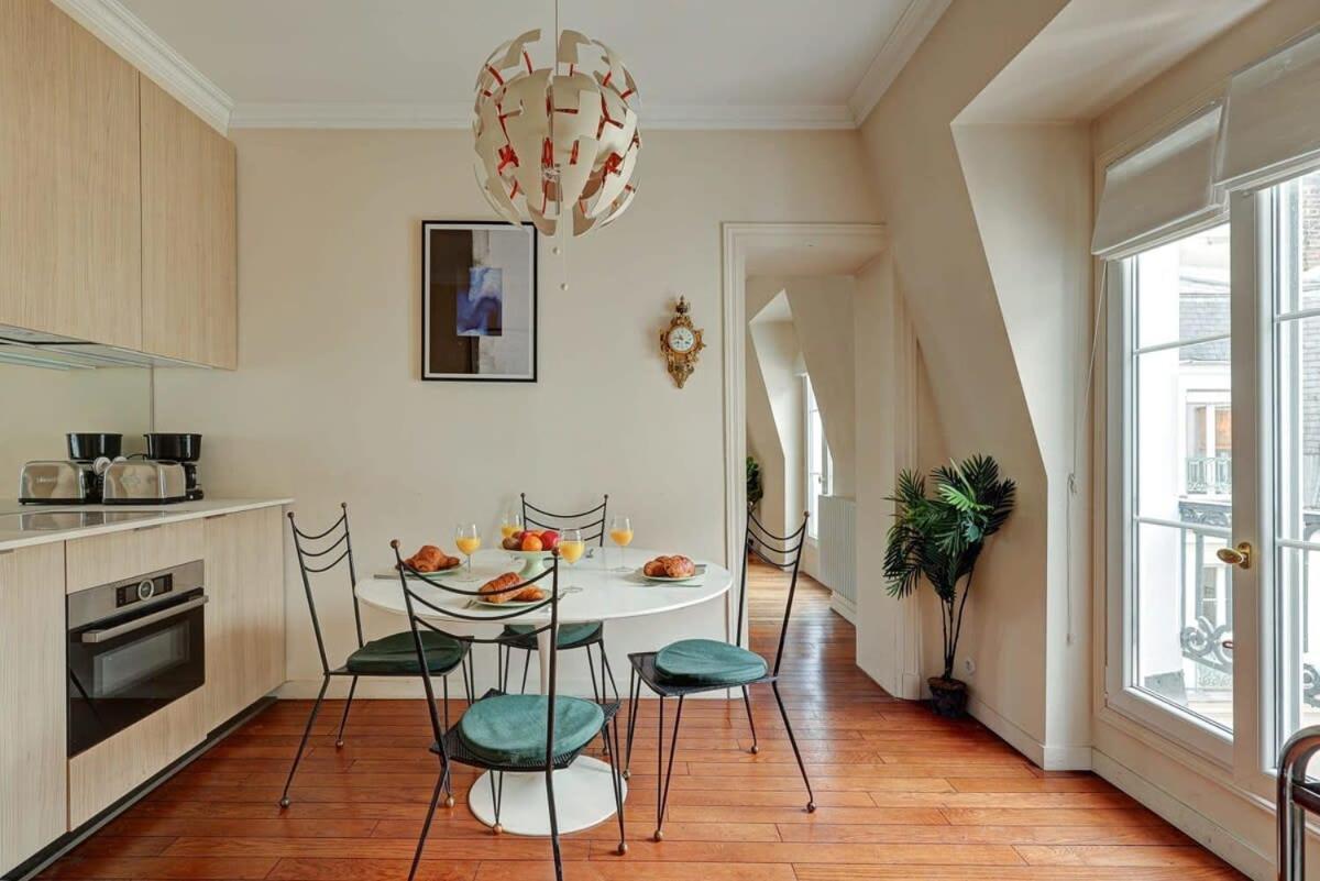 St Germain & Odeon - Cityapartmentstay Paris Bagian luar foto